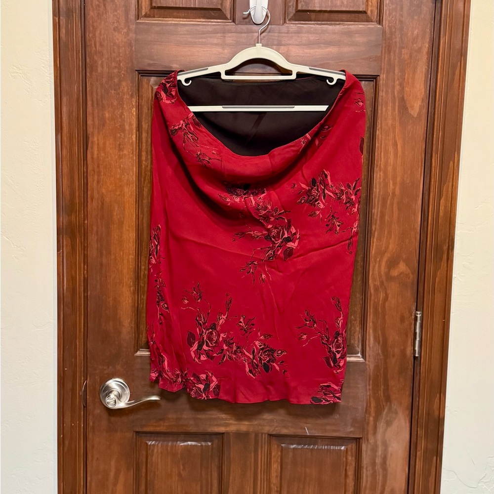 Fabulous, Lily Skirt sheet with red floral pattern. Size L, gently used.